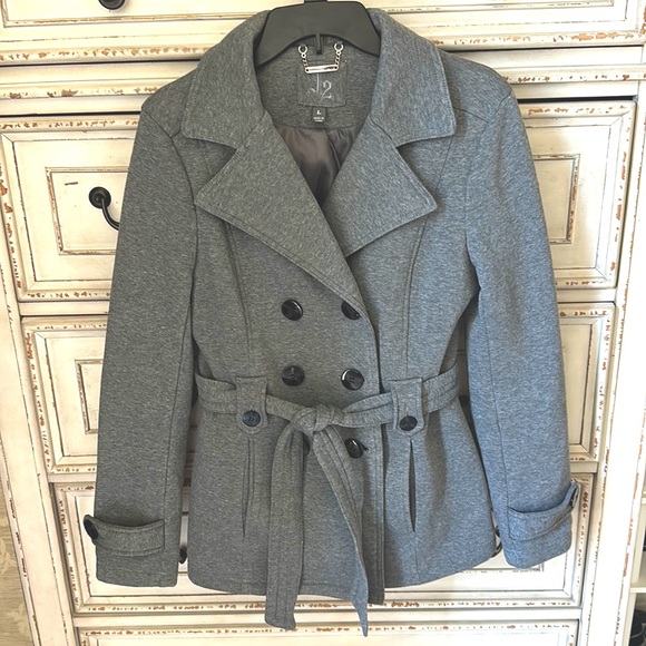 Gray, lightweight women’s pea coat with belt and black double-breasted buttons - Picture 1 of 4